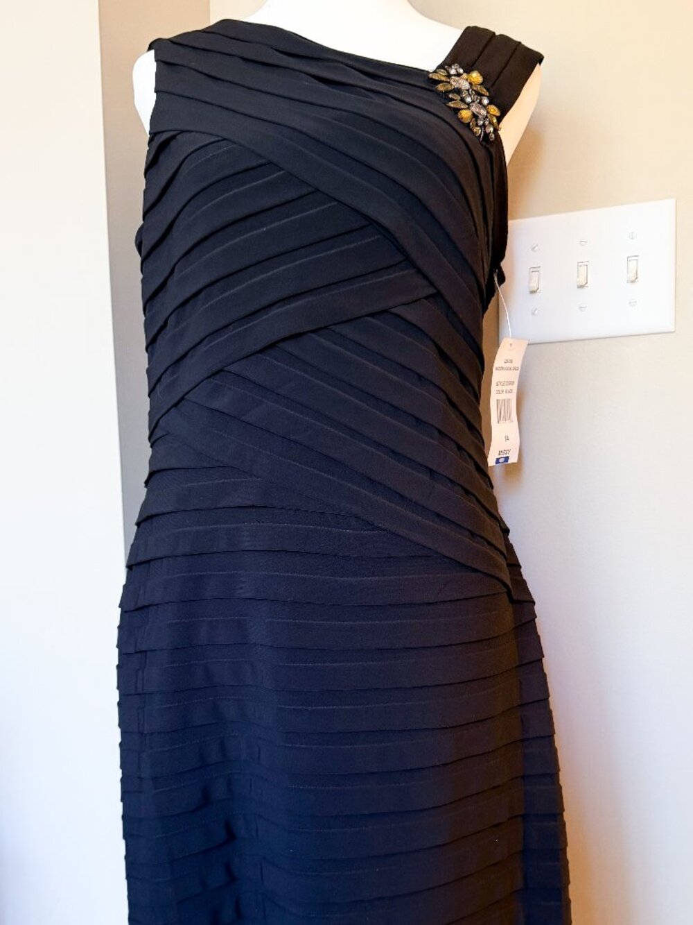 Scarlett Nite Black Sleeveless Tiered Cocktail Dress-Size 14